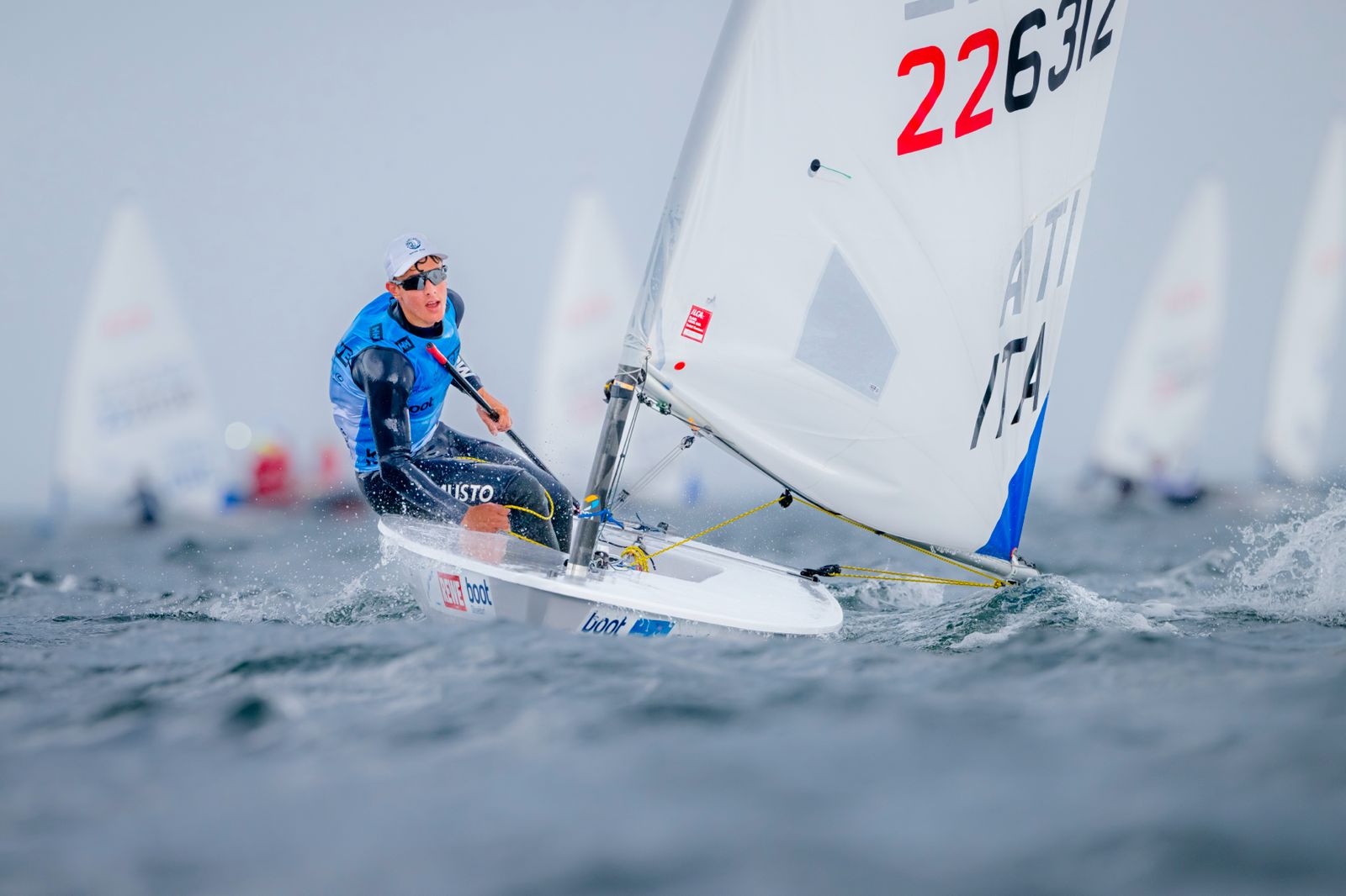 Mondiale ILCA 6: Cirenei in testa, Cassitta quinto a Kiel