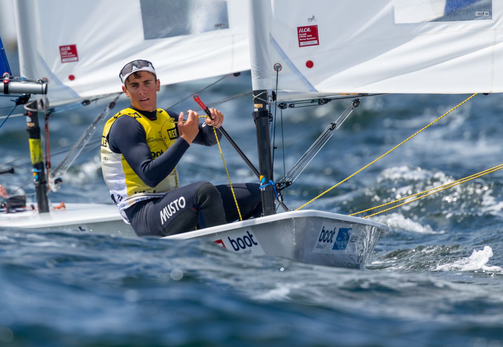 L’Italia domina il Mondiale ILCA 6 maschile: Alessandro Cirinei è Campione del Mondo, argento per Nicolò Cassitta