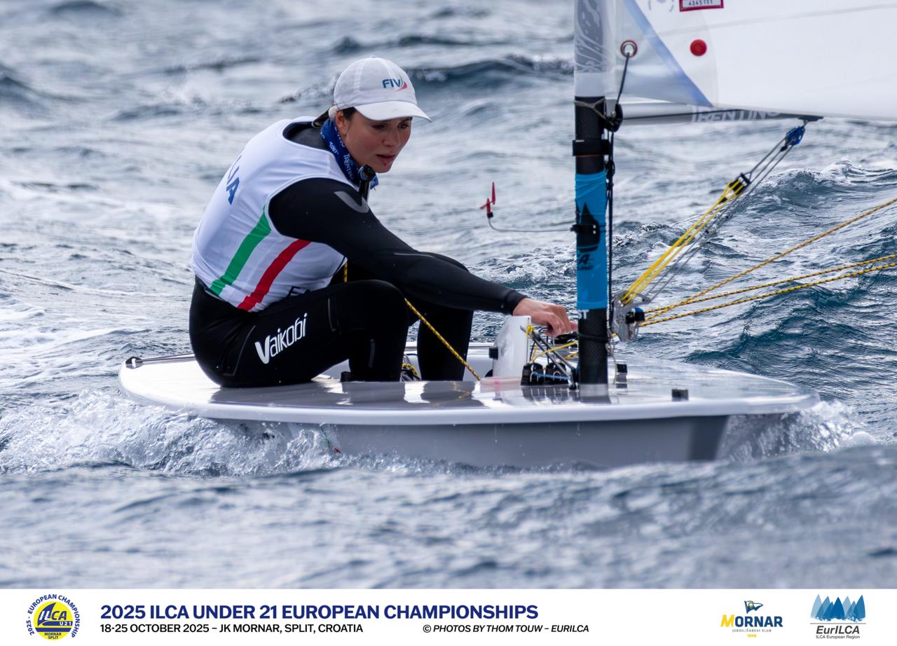 Ieri a Spalato è iniziato in grande stile il Campionato Europeo ILCA Under 21 2025.