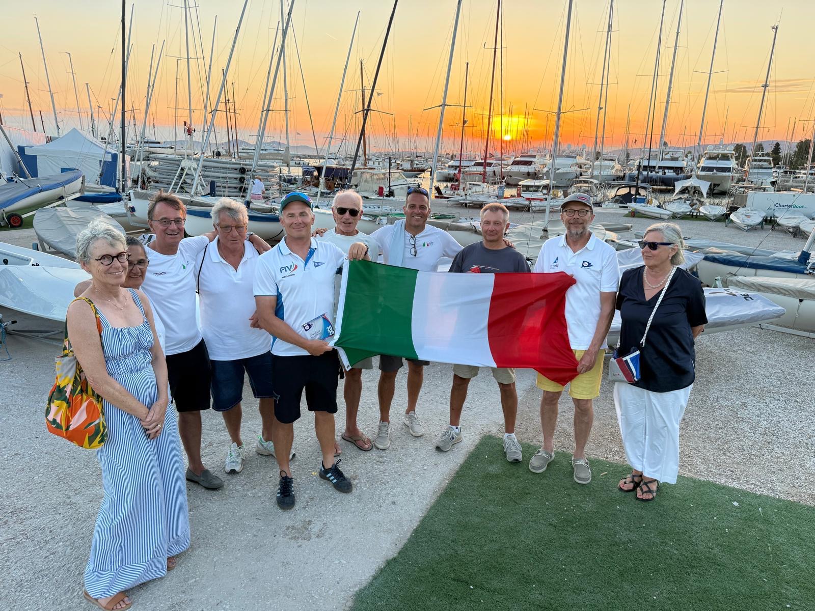 DUE MEDAGLIE MONDIALI PER L’ITALIA AL MONDIALE MASTER ILCA 7 DI ATENE!