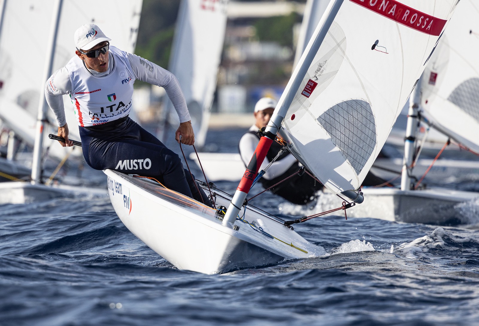 Europei Under 21 ILCA 2026, Day 1: Arseni al comando, tre azzurri nella Top 10